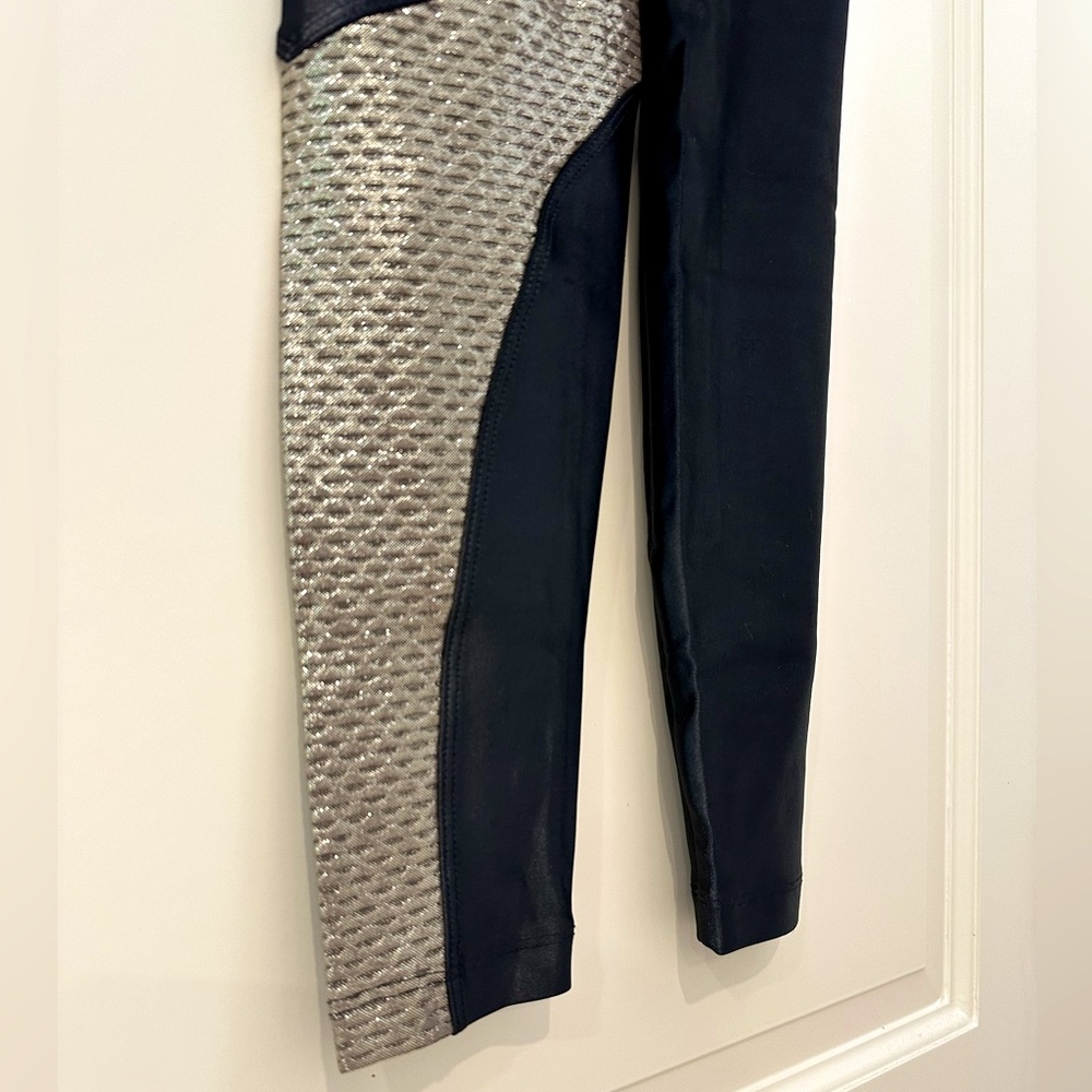 Koral black legging w gold detail - Picture 3 of 9